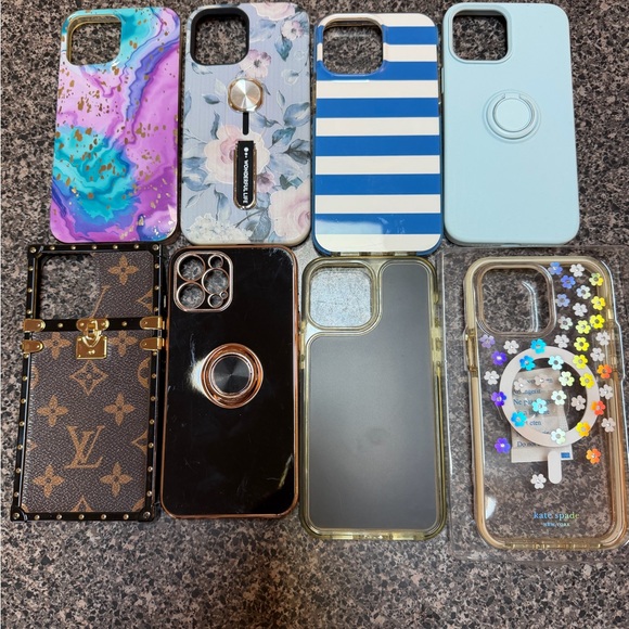 Stylish Phone Case Collection - Multicolor Designs - Picture 2 of 5
